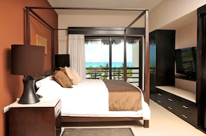 Aldea Two Bedroom Penthouse with Rooftop and Private Pool  | Couette en duvet, minibar, coffre-fort, rideaux d’obscurcissement