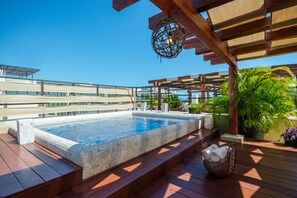 Aldea Two Bedroom Penthouse with Rooftop and Private Pool 