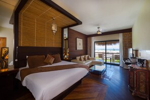 Down duvets, minibar, in-room safe, blackout curtains