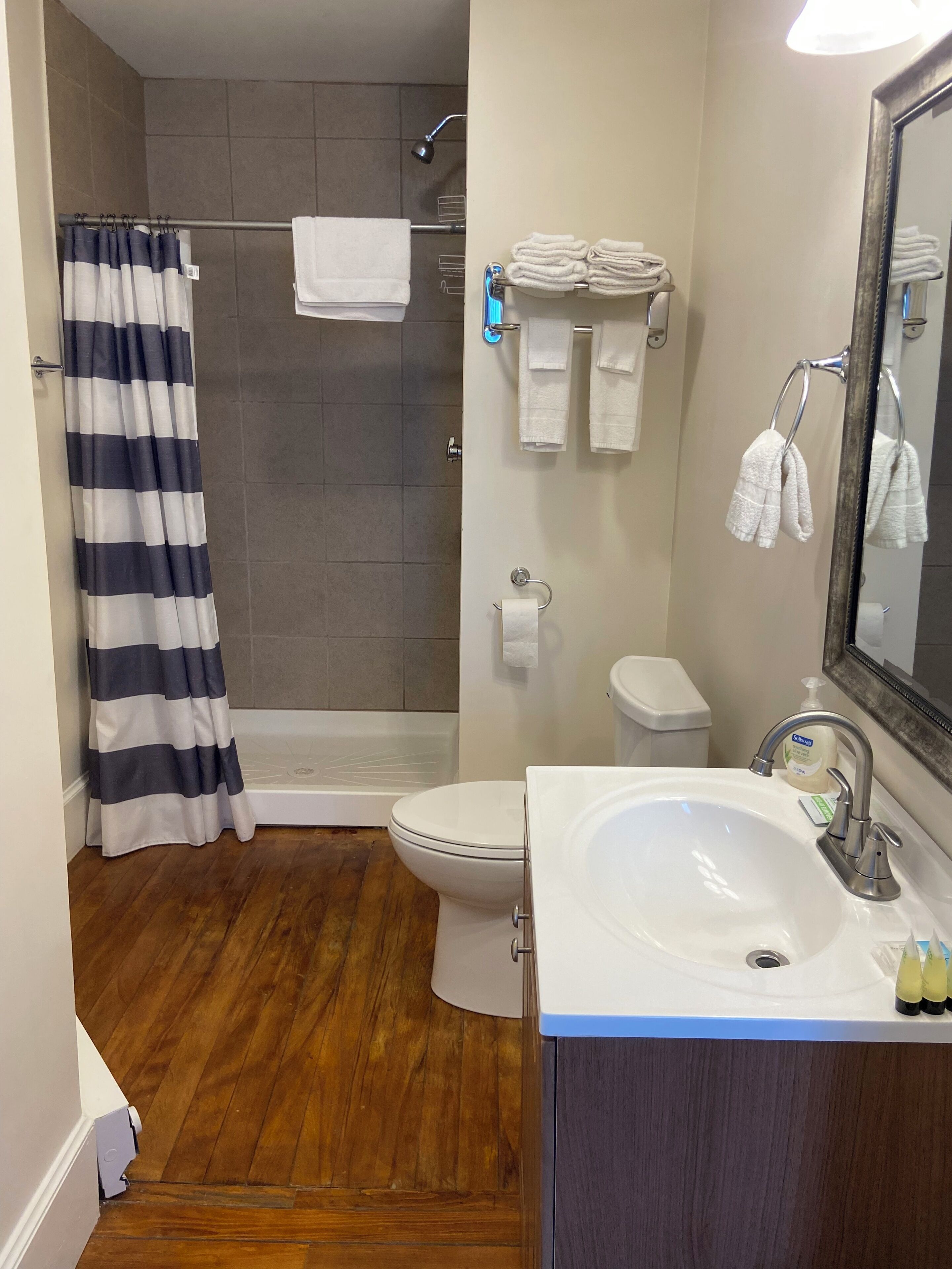 Unit 15 | Bathroom