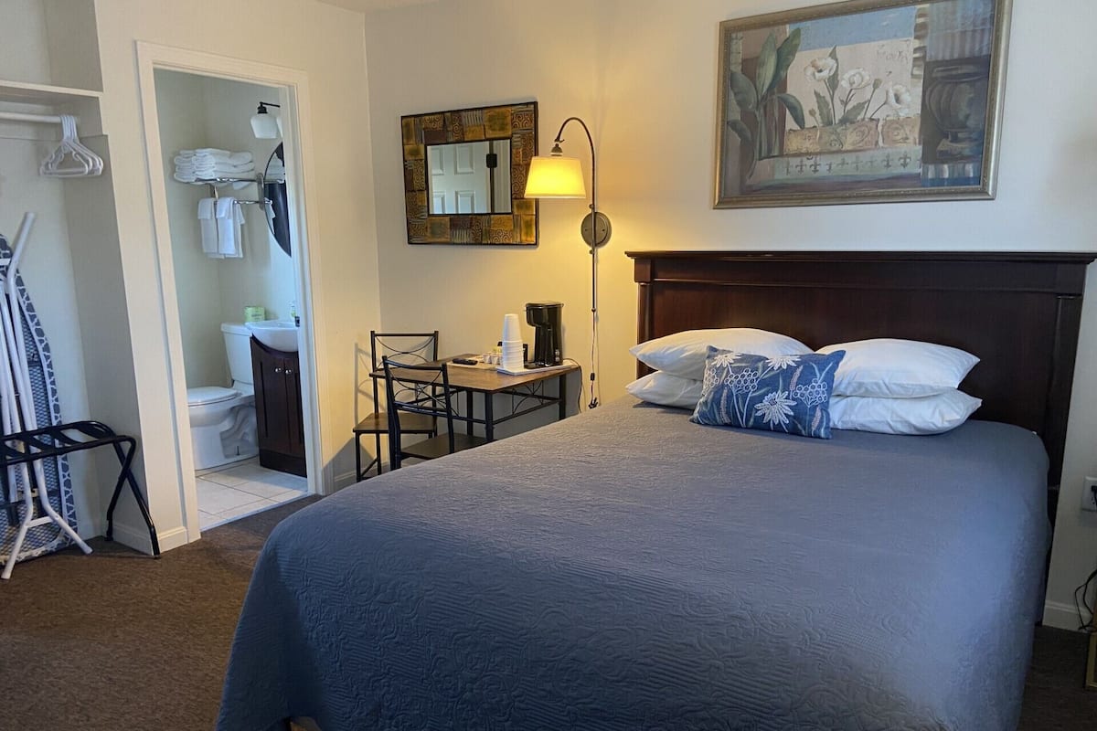 Unit 3 | 1 bedroom, individually furnished, iron/ironing board, free WiFi