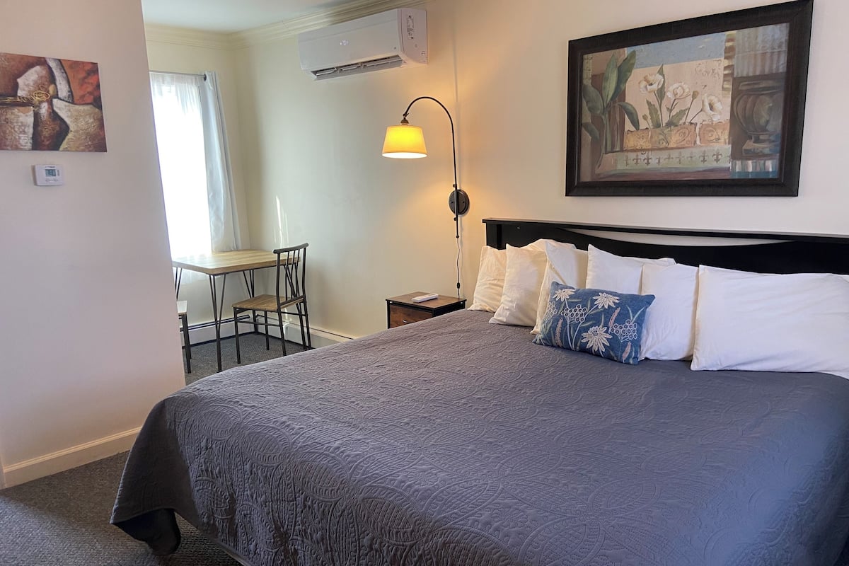 Unit 6 | 1 Schlafzimmer, individuell eingerichtet, Bügeleisen/Bügelbrett