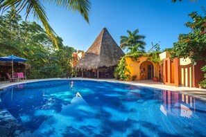 Outdoor pool, pool loungers - Casa Don Diego (Tulum)