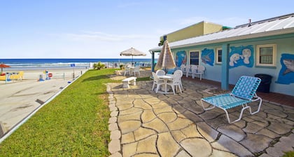 Daytona Shores Inn and Suites