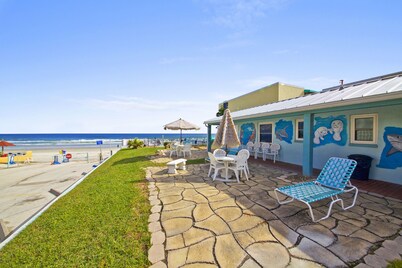 Daytona Shores Inn and Suites