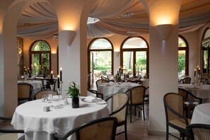 2 restaurants; breakfast, lunch and dinner served  - Augustus Hotel & Resort (Forte dei Marmi)