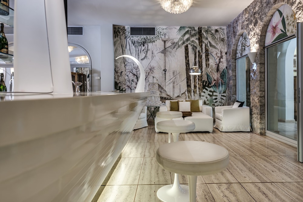 Augustus Hotel & Resort by null