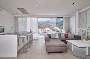 Suite, 2 Bedrooms, Mountain View (Serenity Pico) | Living area