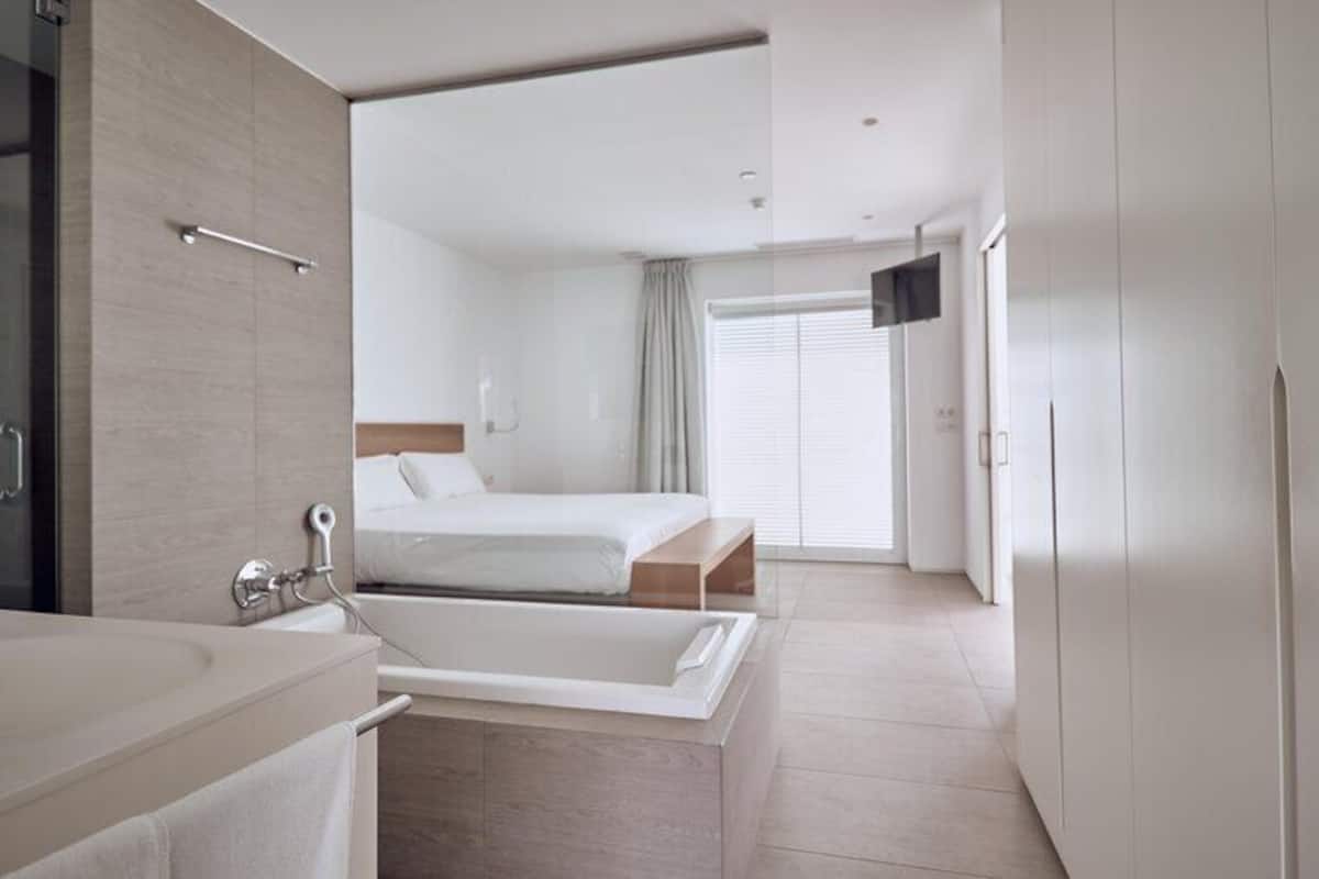 1 bedroom, premium bedding, in-room safe, blackout curtains