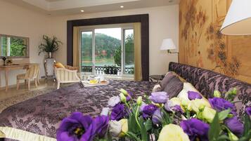 Villa, 4 Bedrooms | Premium bedding, minibar, individually decorated, individually furnished