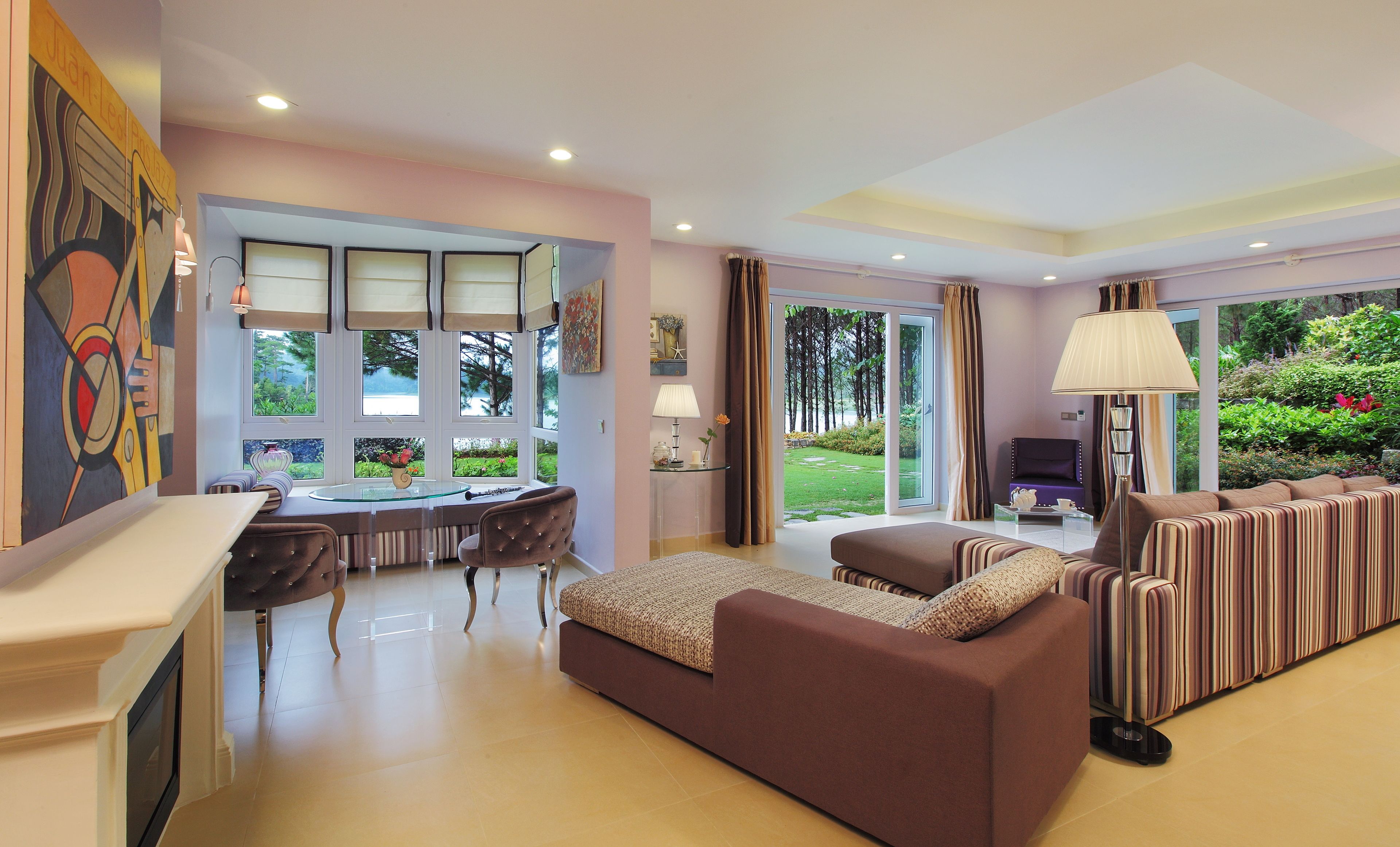 Premium bedding, minibar, individually decorated, individually furnished