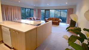 Private kitchen - Falls Creek Country Club (Falls Creek)