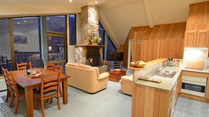 Private kitchen - Falls Creek Country Club (Falls Creek)