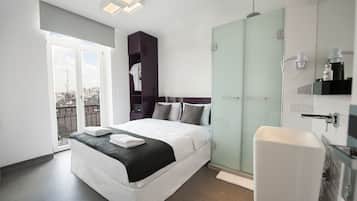 Superior Double Room | In-room safe, soundproofing, iron/ironing board, free WiFi