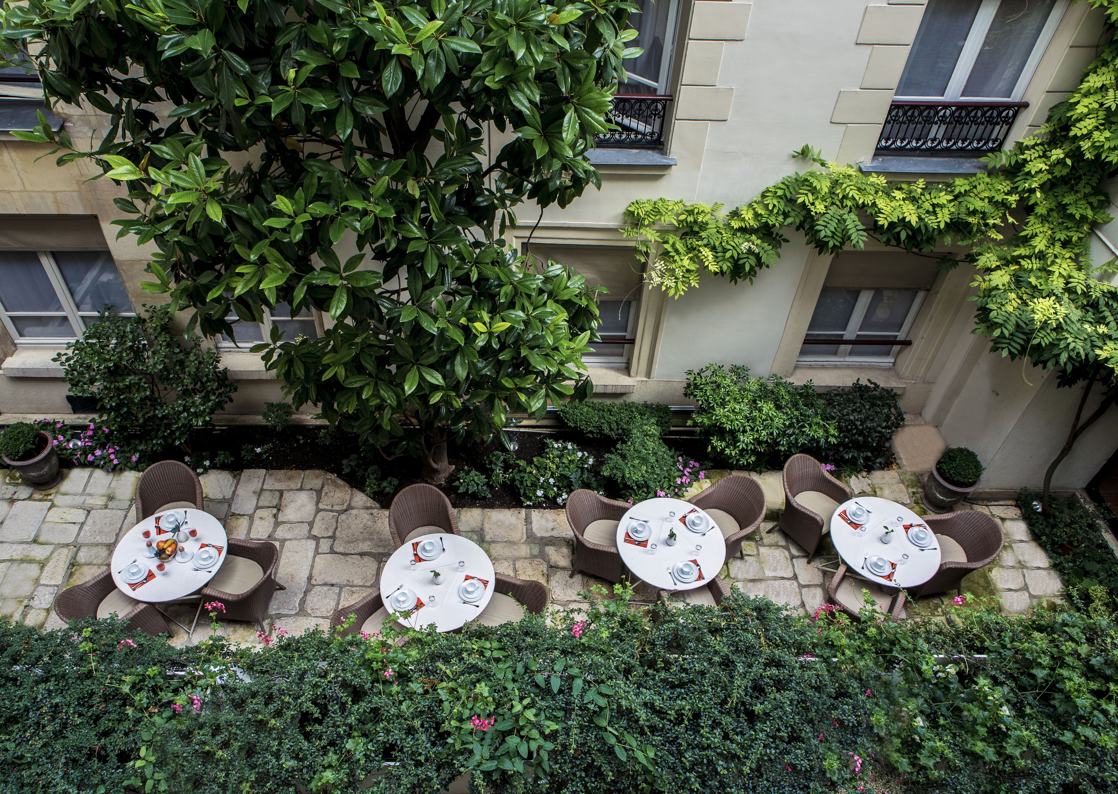 daily continental breakfast (eur 22 per person)