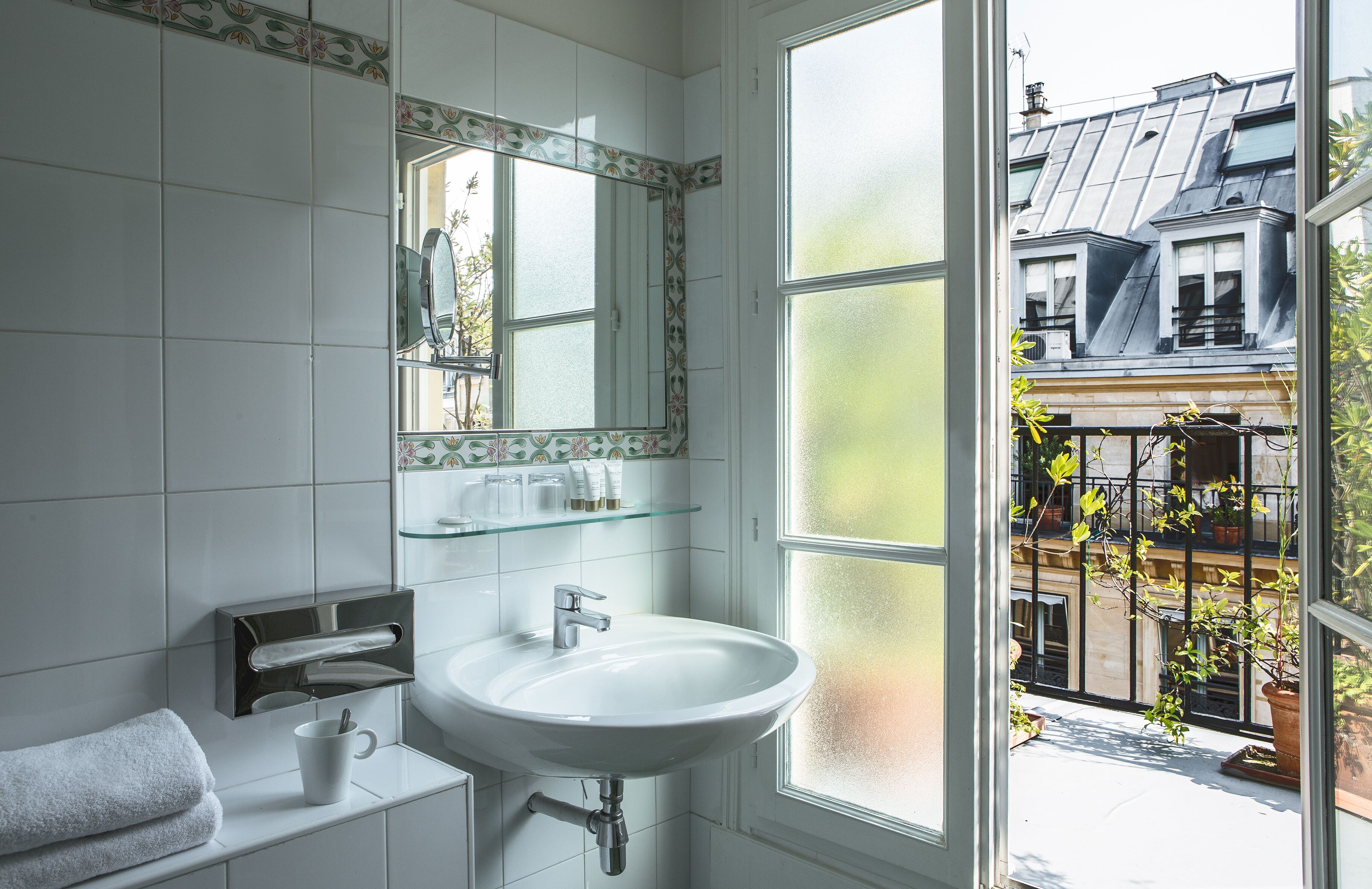 superior room, terrace | bathroom | free toiletries, hair dryer, towels