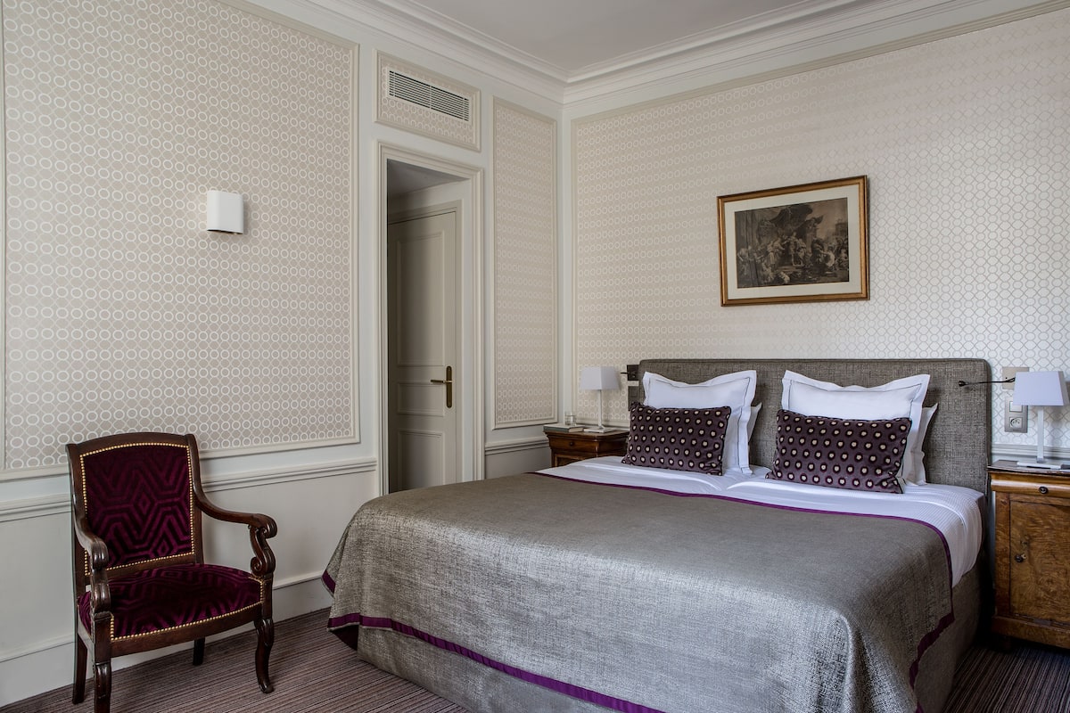 Superior Room (Capucines) | 1 bilik tidur, peralatan tempat tidur premium, peti besi dalam bilik