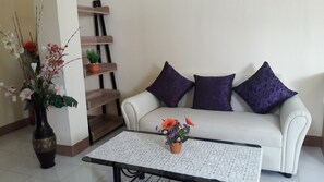 Quarto casal luxo, 1 cama de casal, vista para o jardim | Comodidades do quarto