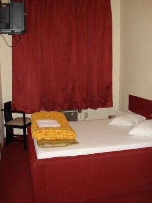 Standard Double Room | Minibar, free WiFi