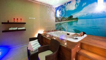 Sauna, tab panas, bilik wap, mandi tangas / hammam, rawatan badan