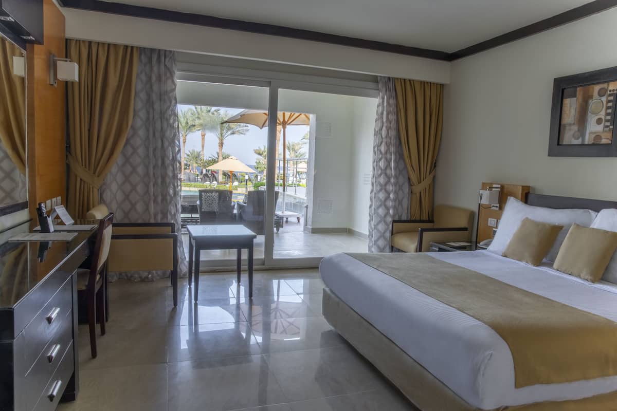 1 bedroom, free minibar, in-room safe, individually decorated