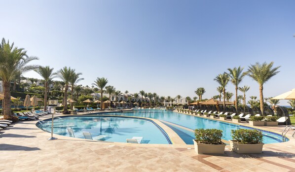 6 outdoor pools, open 8:00 AM to 5:30 PM, pool umbrellas, sun loungers - SUNRISE Montemare Resort Grand Select (Sharm El Sheikh)