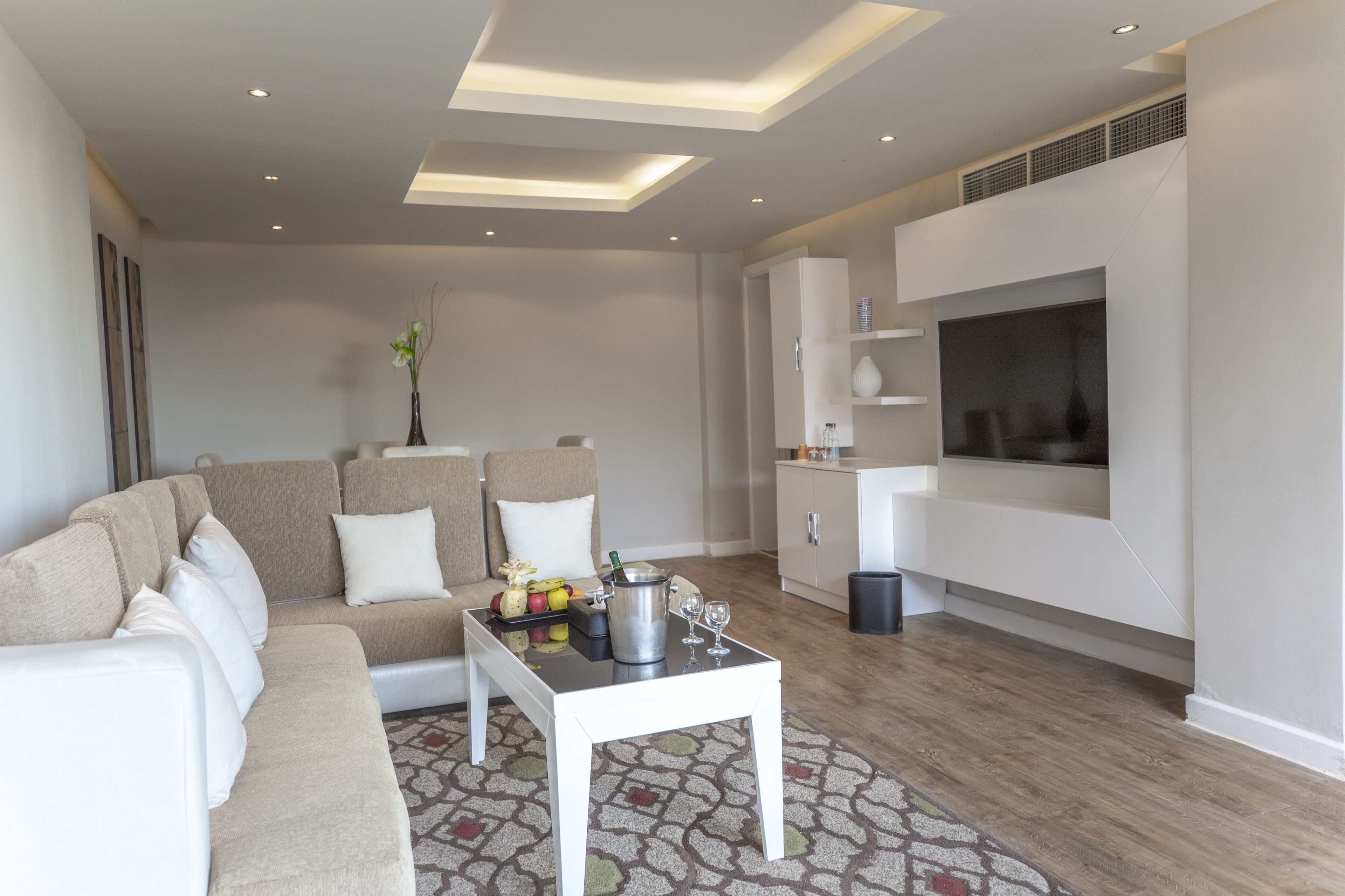 royal villa (posh club) | bathroom | free toiletries, hair dryer, bathrobes, slippers