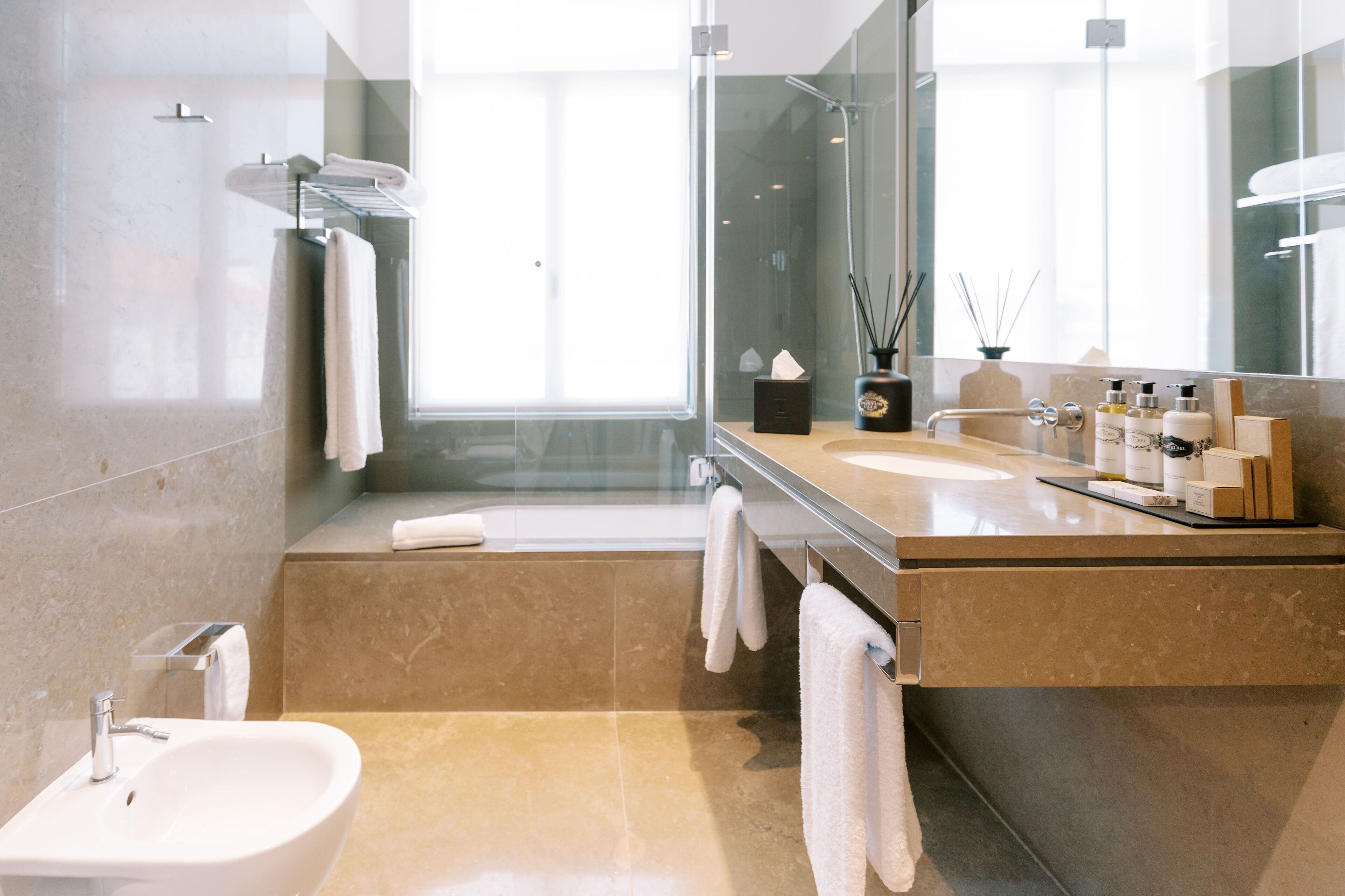twin room (atelier) | bathroom | free toiletries, hair dryer, slippers, bidet