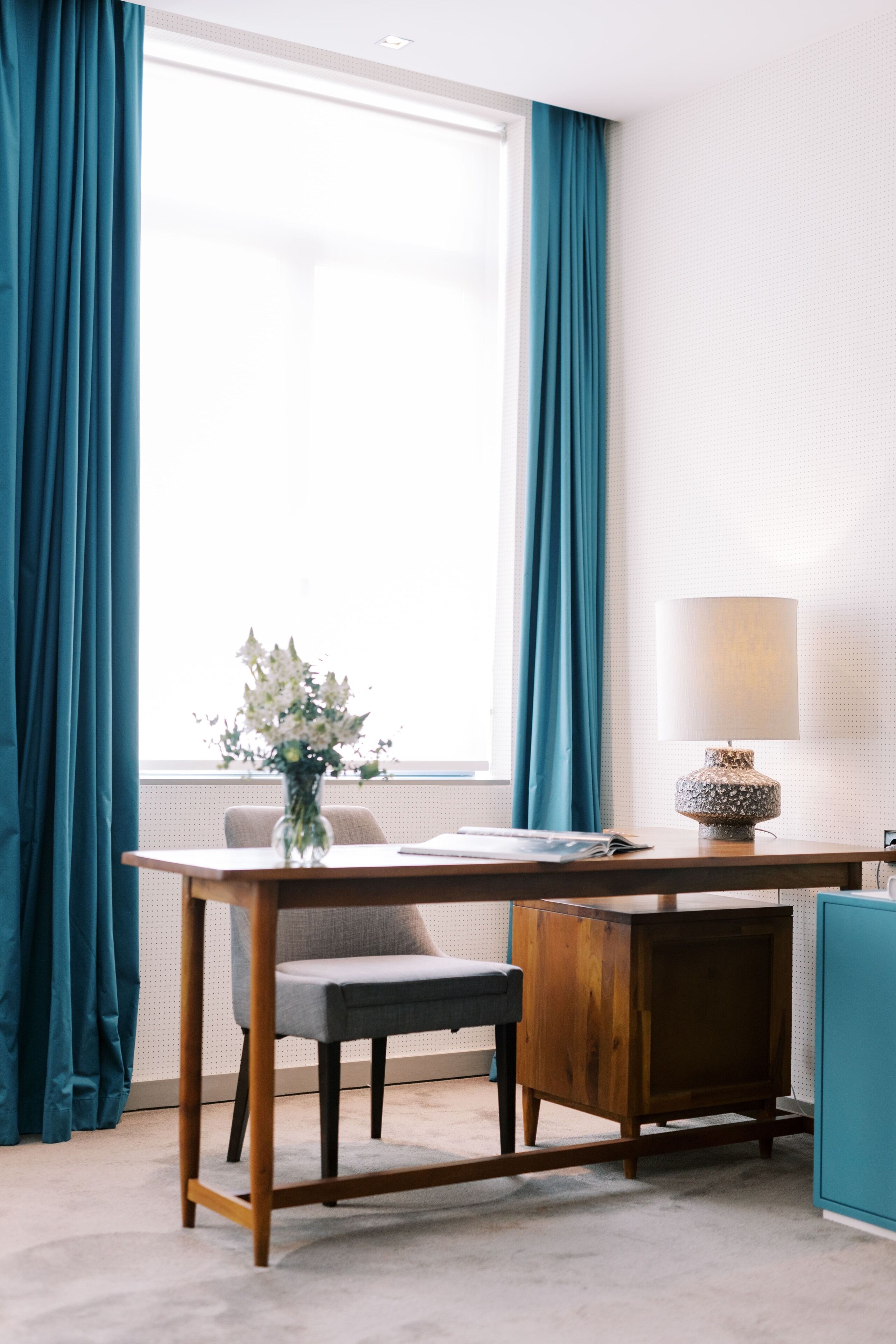 double room (gallery) | 1 bedroom, minibar, in-room safe, desk