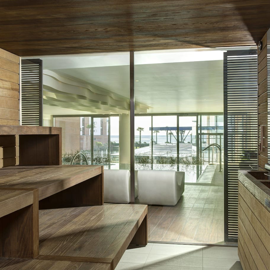 Couples treatment rooms, sauna, hot tub, steam room, Turkish bath