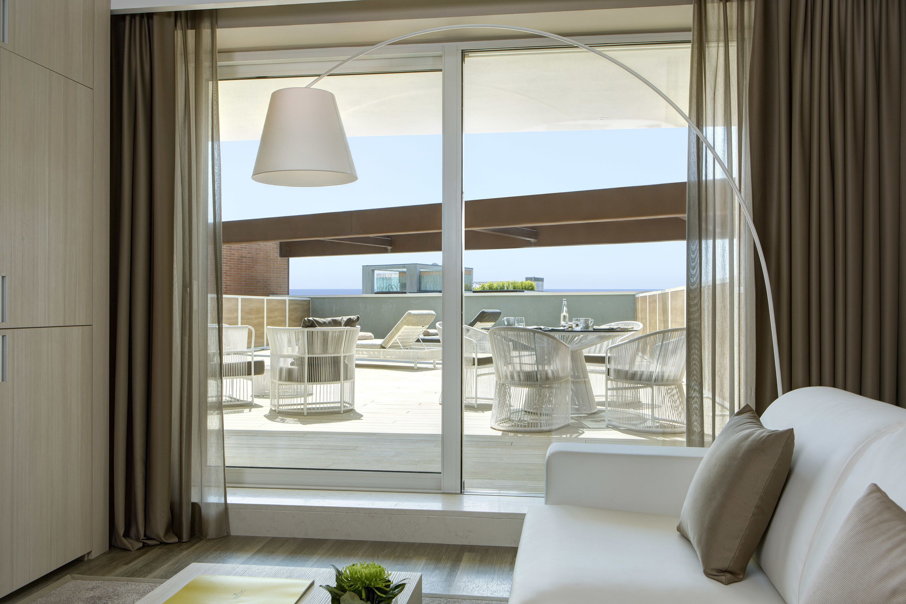 suite (sundeck) | 1 bedroom, minibar, in-room safe, desk