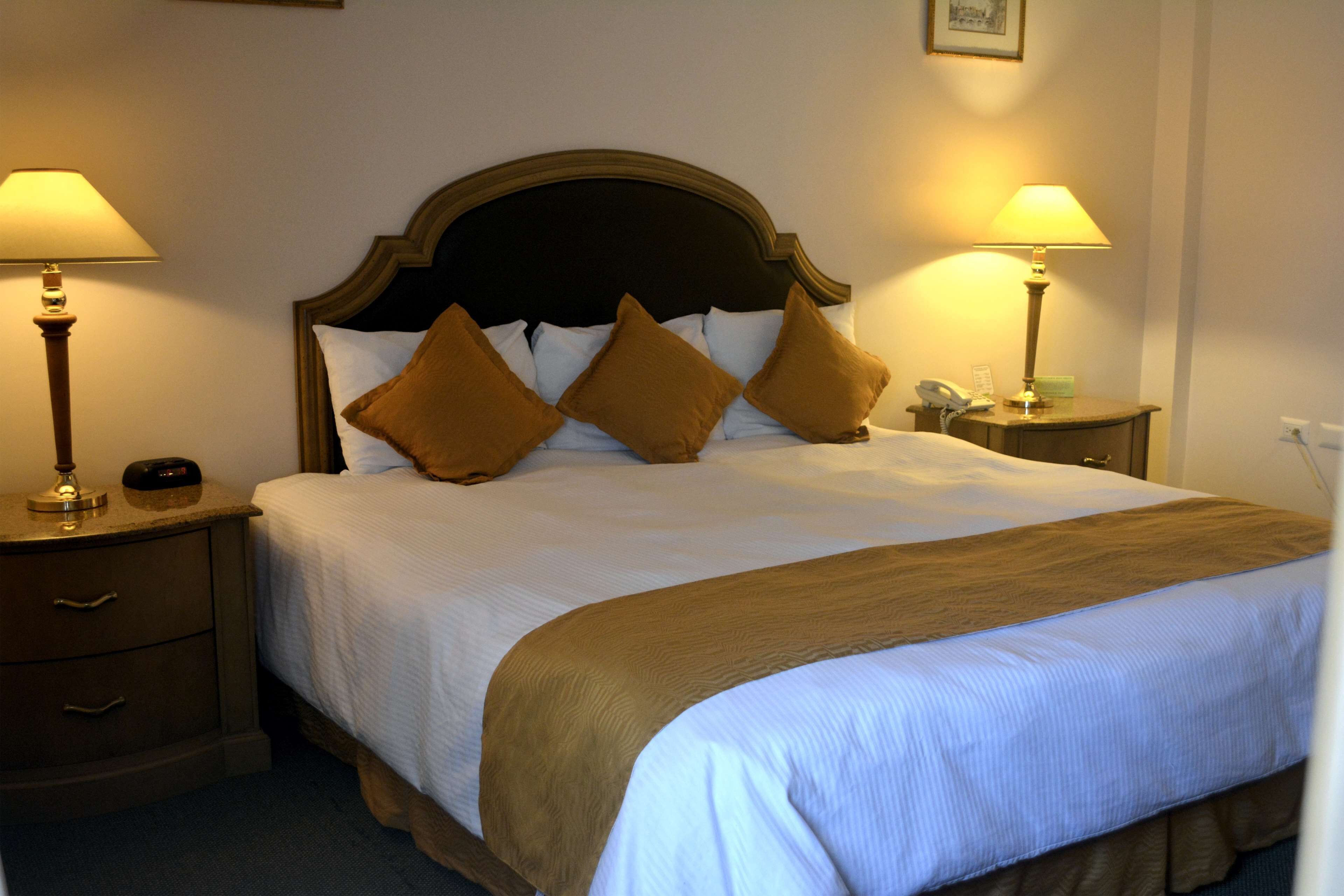 1 bedroom, in-room safe, desk, iron/ironing board