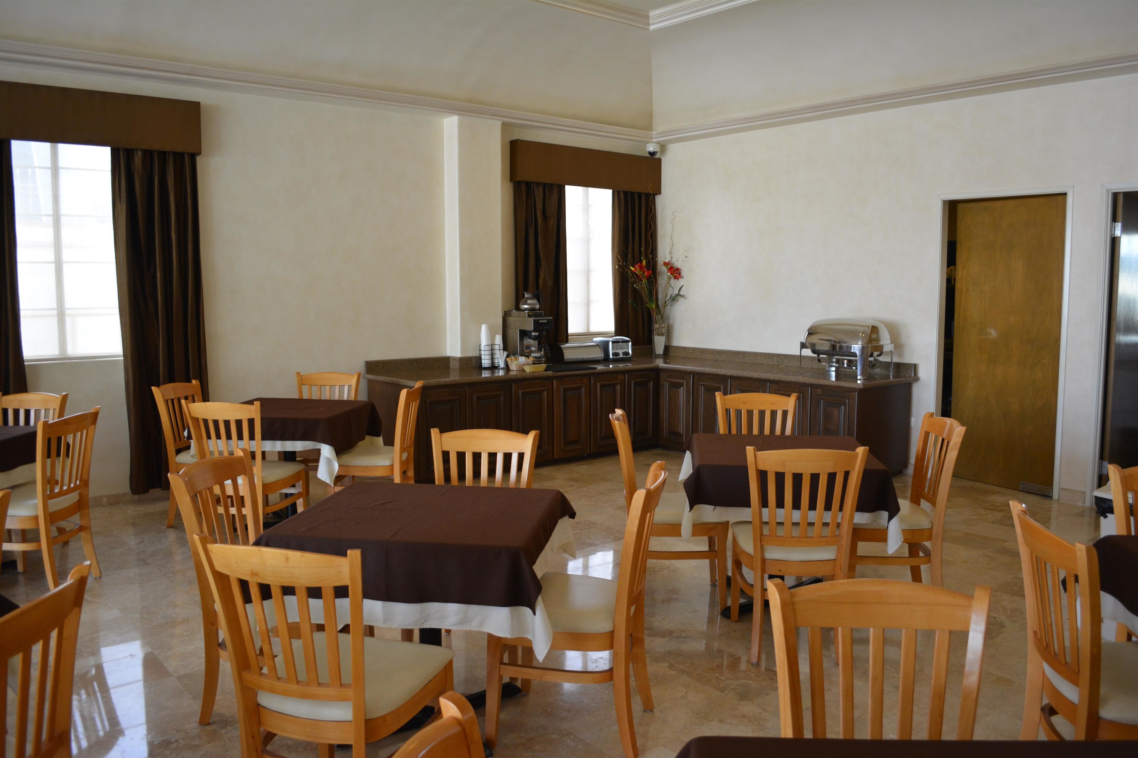 free daily continental breakfast