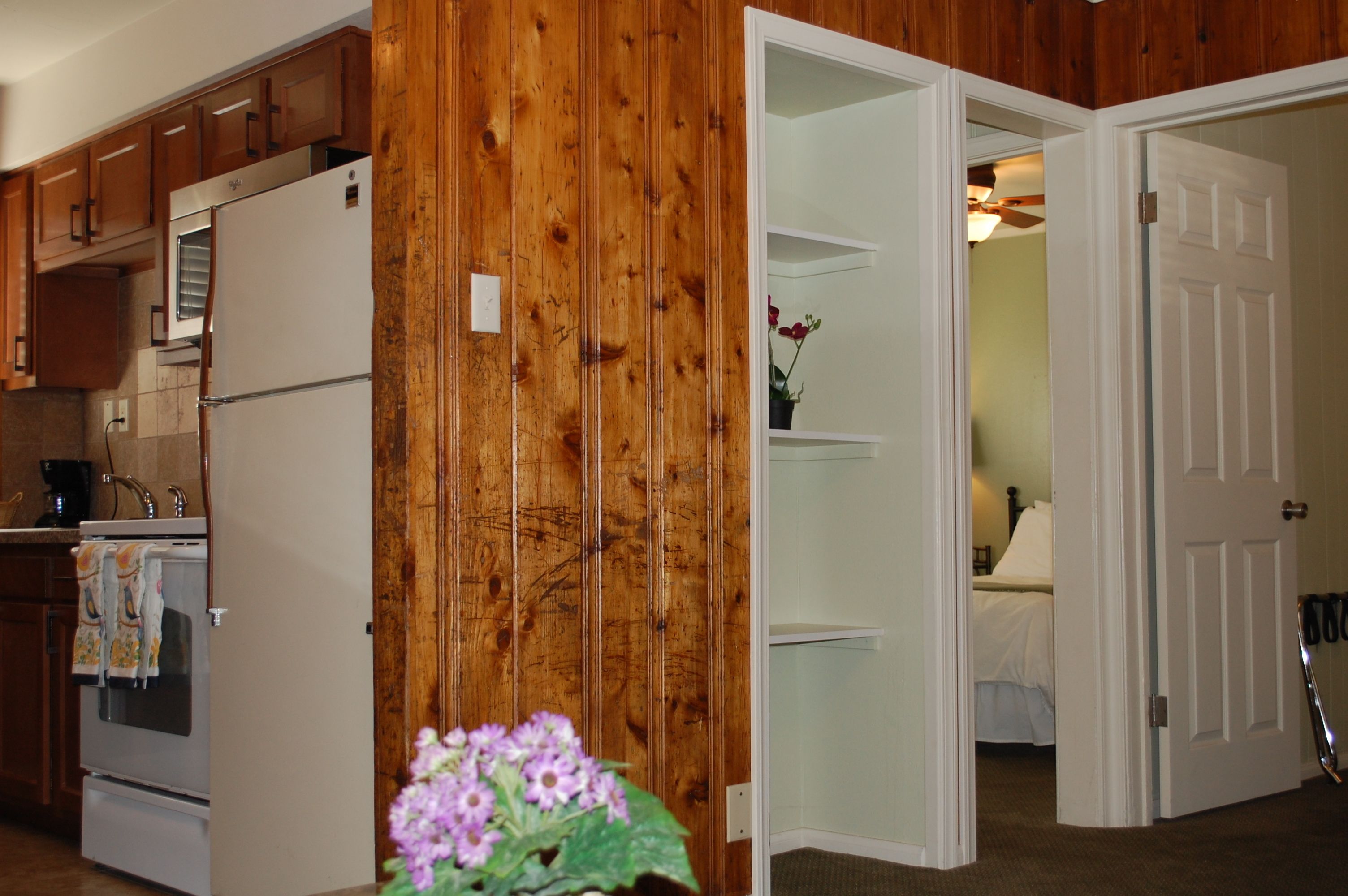 Deluxe Bungalow | Living area | 50-inch Smart TV with satellite channels, Netflix, Hulu