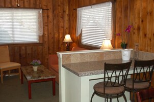 Bungalow Deluxe | Servicio de comidas en la habitación