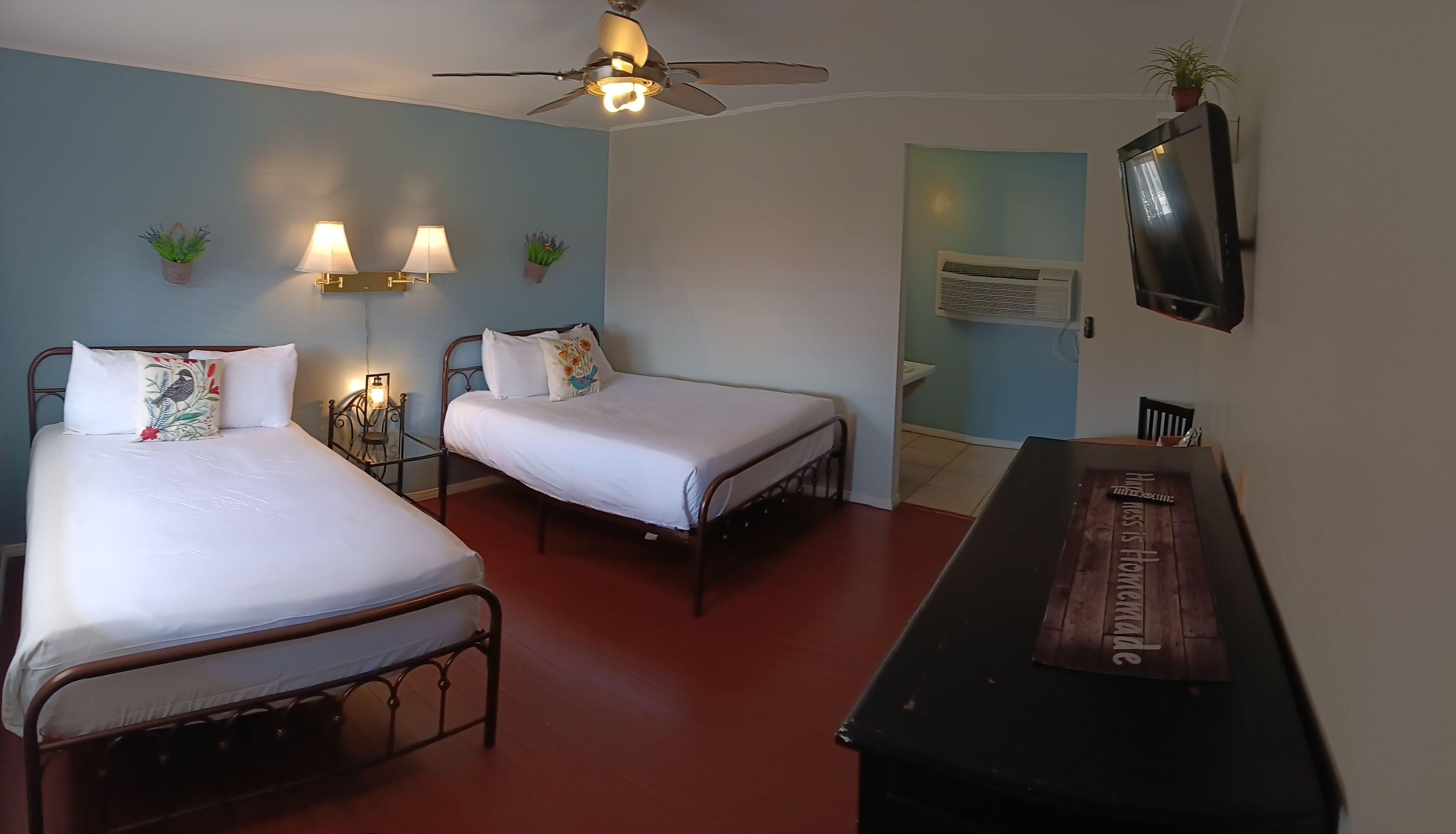 Egyptian cotton sheets, premium bedding, down comforters, free WiFi