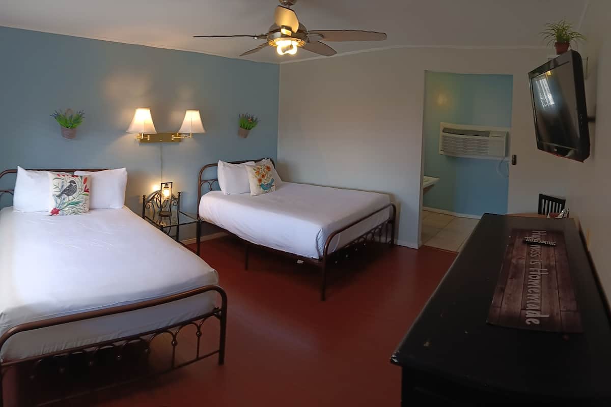 룸, 더블침대 2개 | 이집트산 면 시트, 고급 침구, 오리/거위털 이불, 무료 WiFi