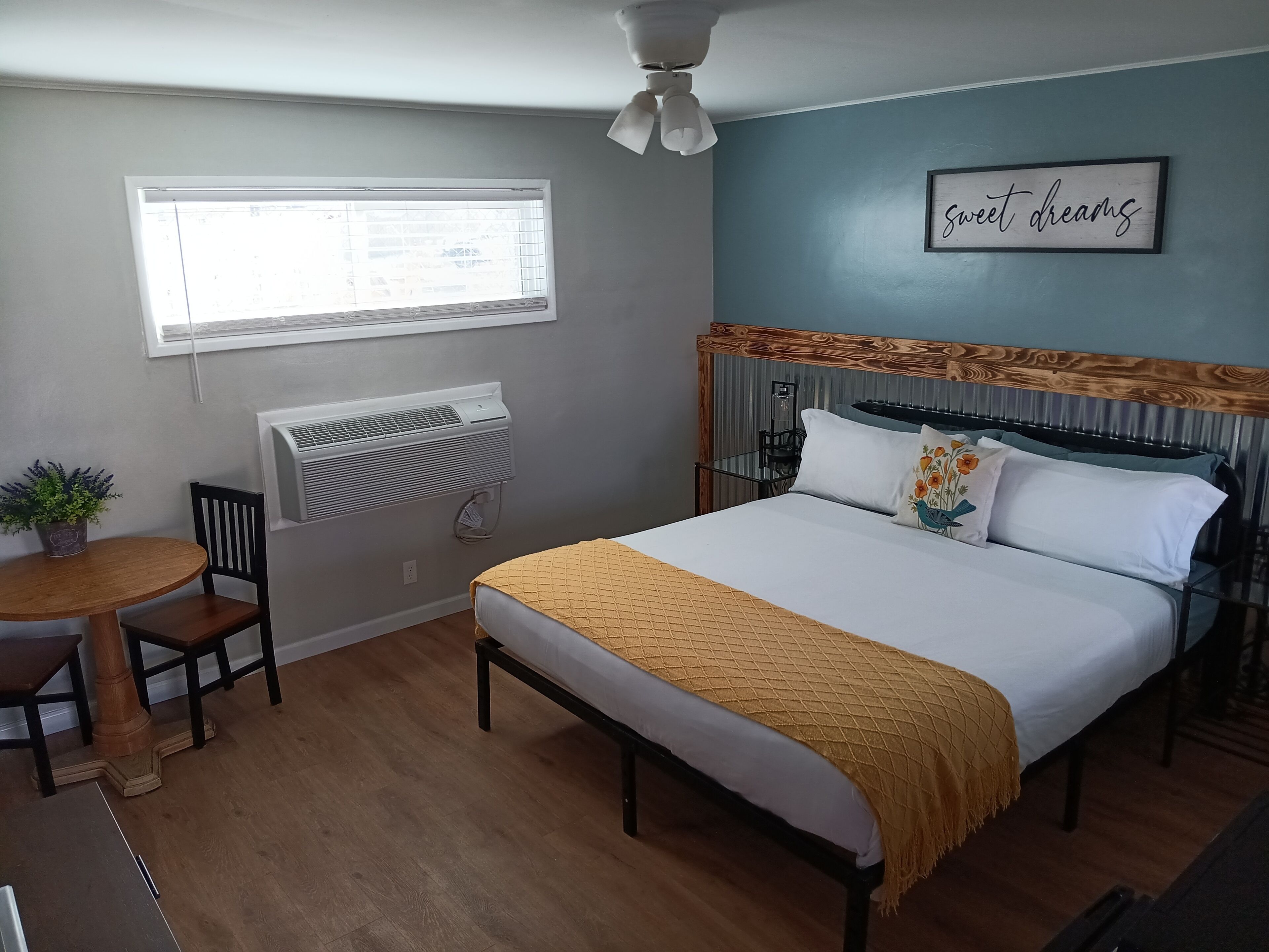 Zimmer, 1 King-Bett