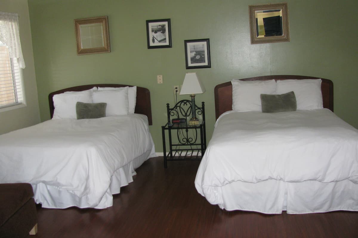 Egyptian cotton sheets, premium bedding, down comforters, free WiFi
