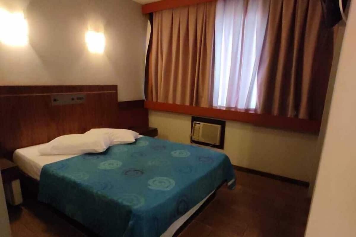 Phòng Suite Tiêu chuẩn | 1 phòng ngủ, minibar, bàn, màn/rèm cản sáng