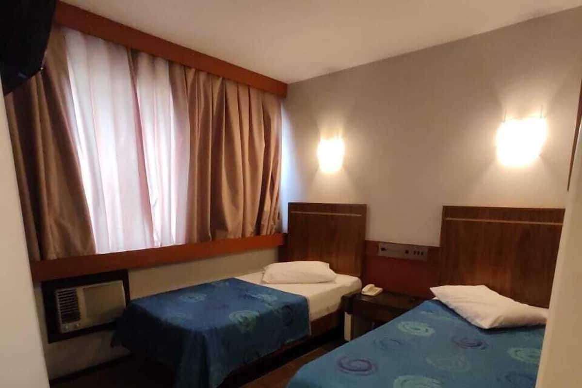 Căn hộ Tiêu chuẩn, 2 giường đơn | 1 phòng ngủ, minibar, bàn, màn/rèm cản sáng