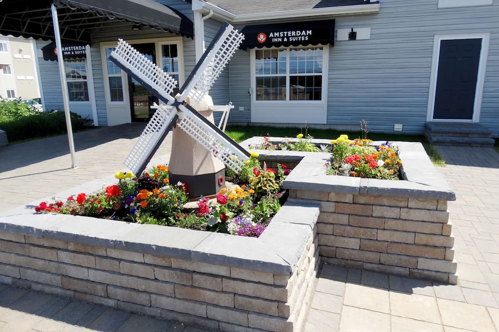 Amsterdam Inn & Suites Moncton