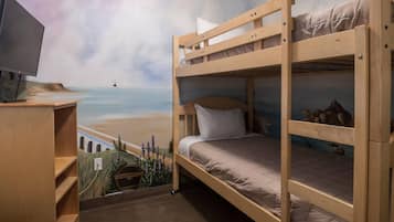 Premium bedding, minibar, individually decorated, individually furnished