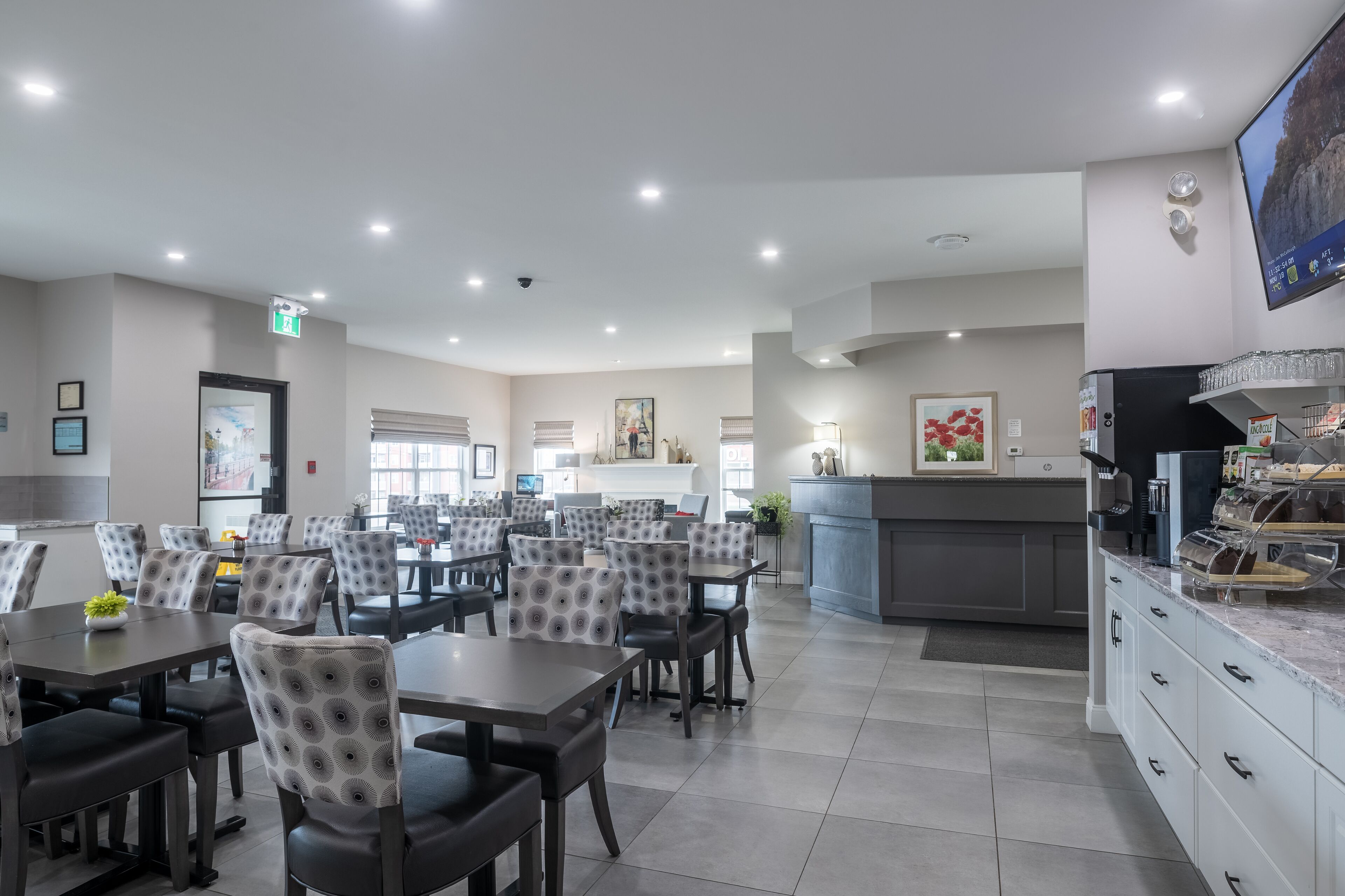 free daily self-service breakfast