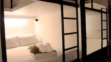 In-room safe, free WiFi, bed sheets