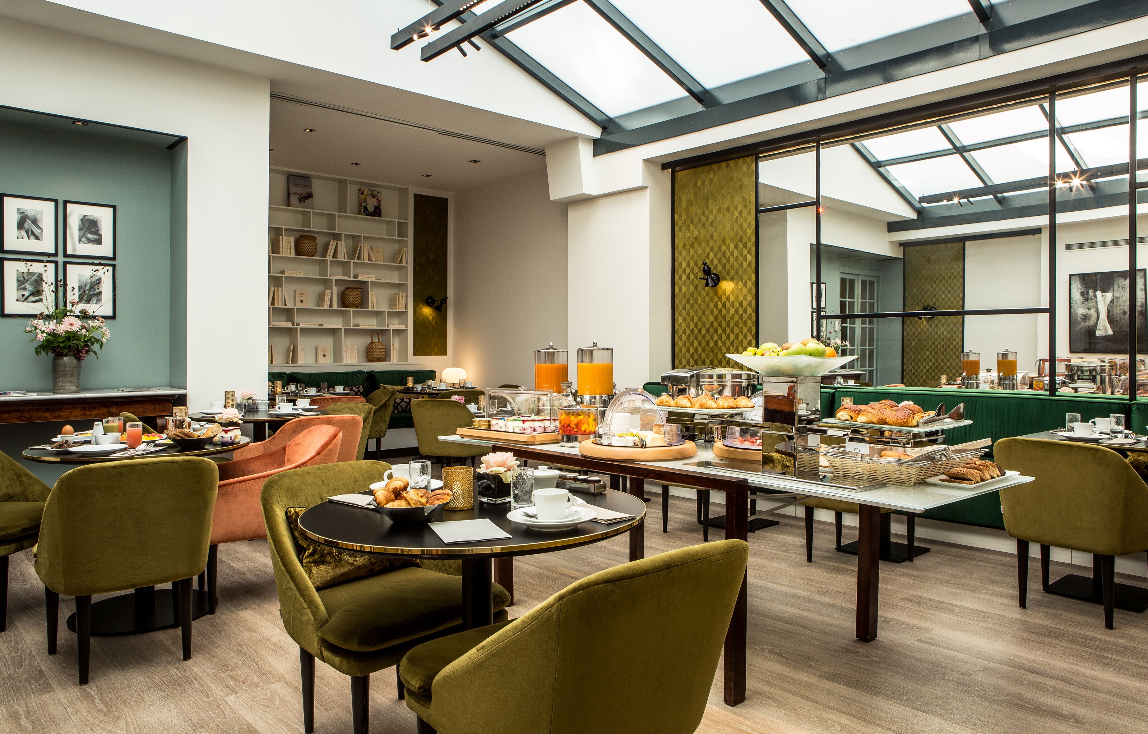 Daily buffet breakfast (EUR 25 per person)