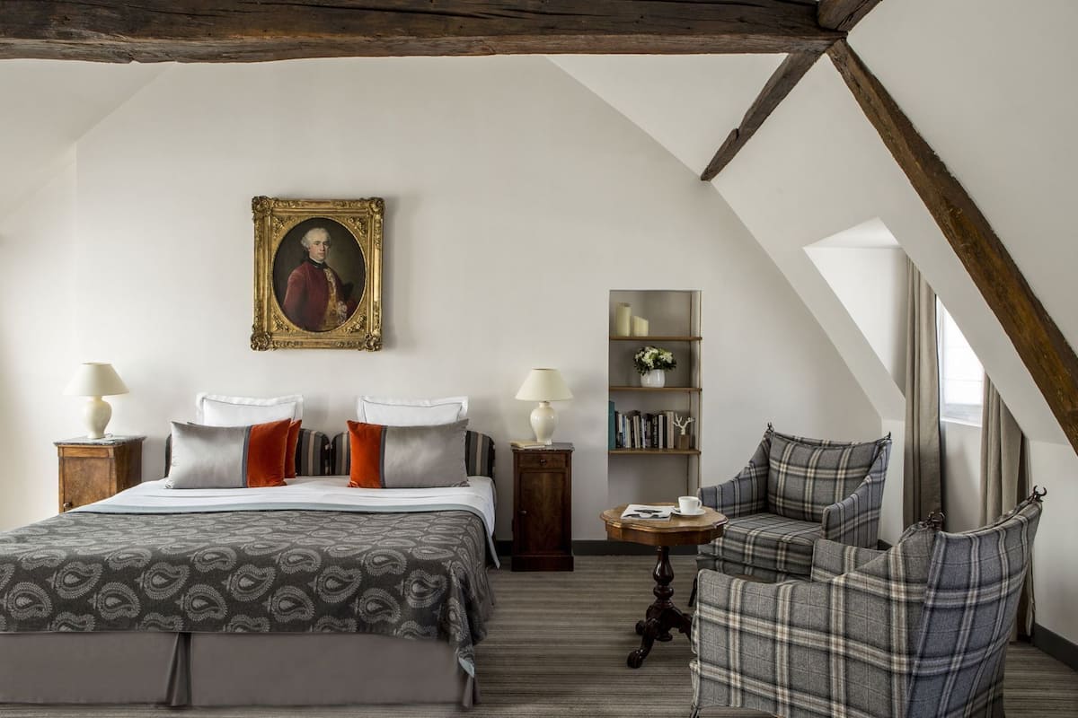 In-room safe, desk, soundproofing, free WiFi