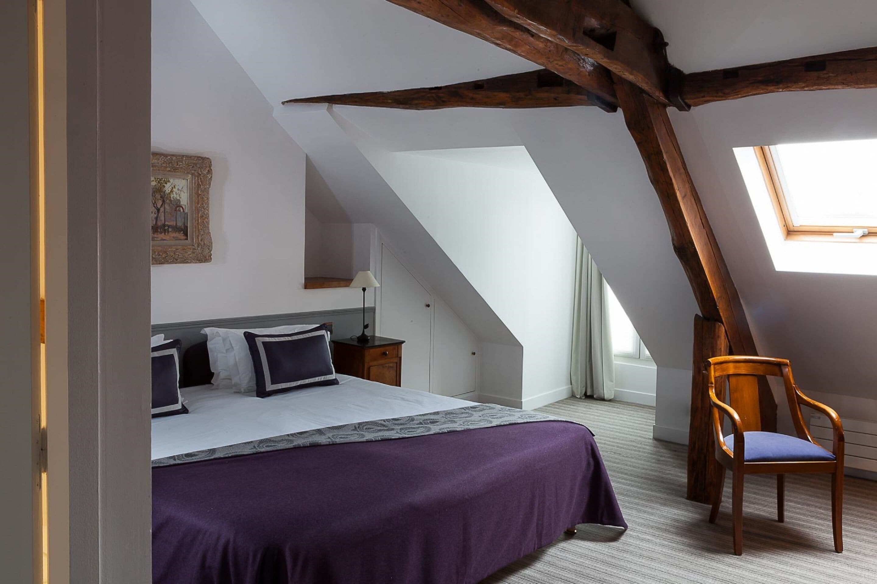 junior suite | 1 bedroom, in-room safe, desk, soundproofing