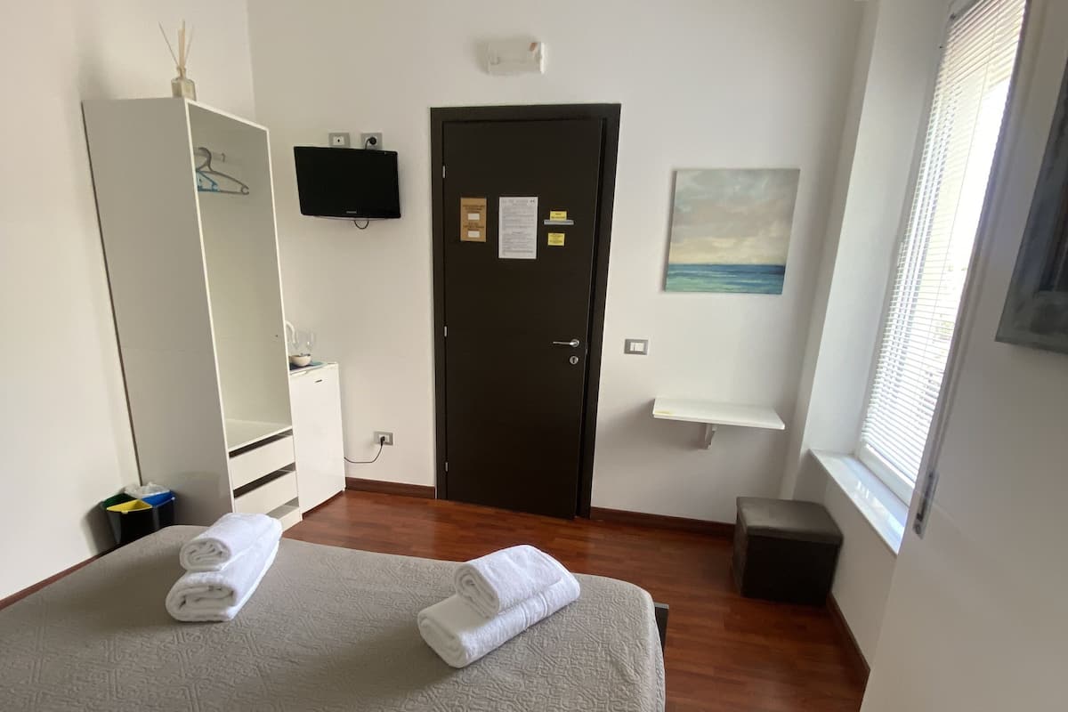 Standard Double Room (Levante 1) | Pillowtop beds, free WiFi, bed sheets