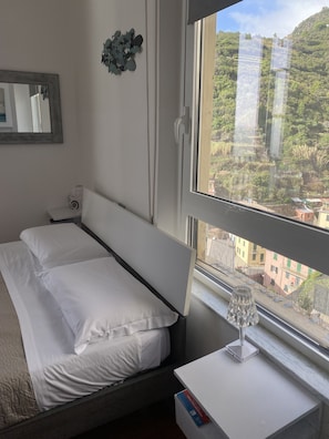 Deluxe-Doppelzimmer, Meerblick (Sol) | Pillowtop-Betten, kostenloses WLAN, Bettwäsche